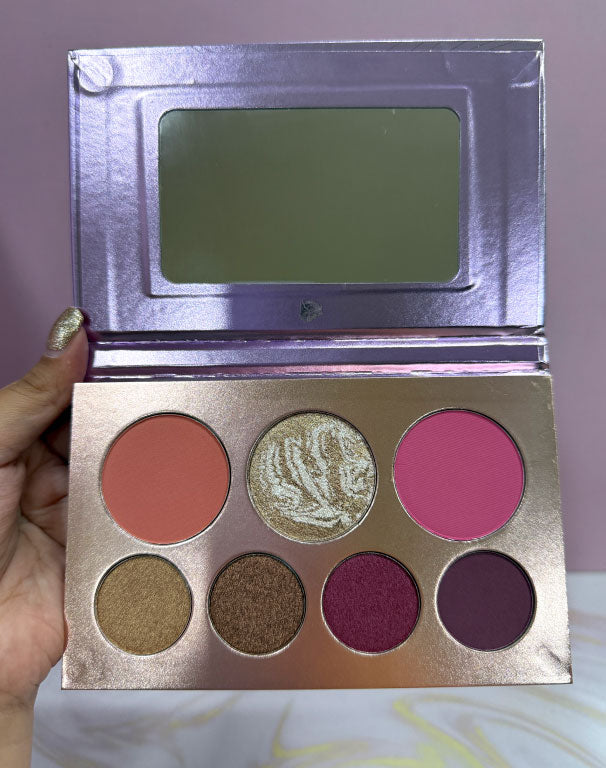 Paleta splendid de sombras, rubor e iluminador Dolce Bella