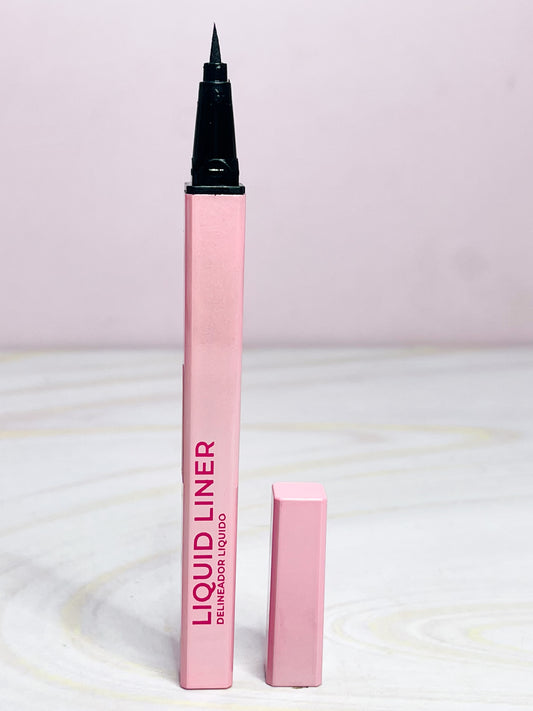 Delineador liquido en plumón negro MYK