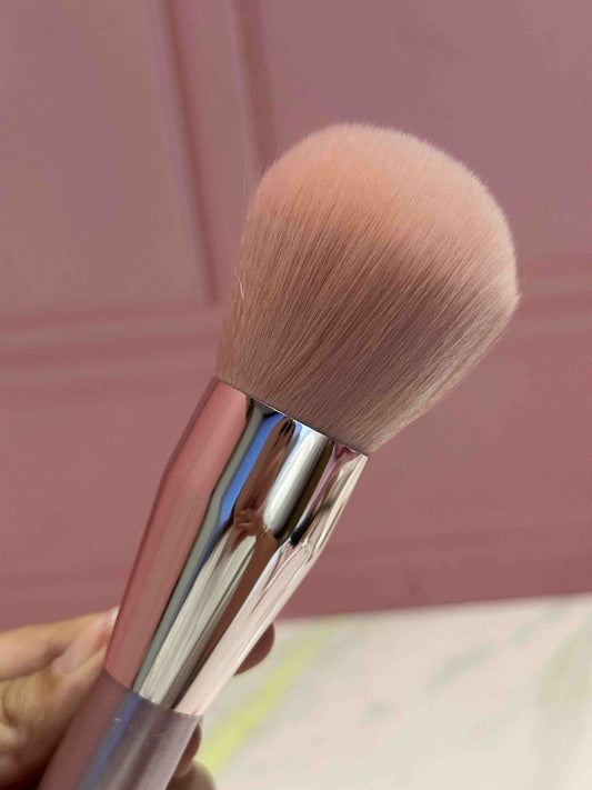 Brocha de polvo C8 Bloomshell