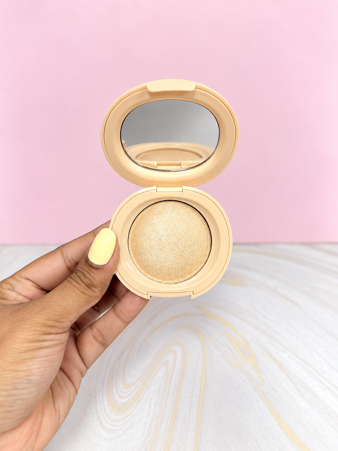 Iluminador Tapa beige Ref 734 Sagui