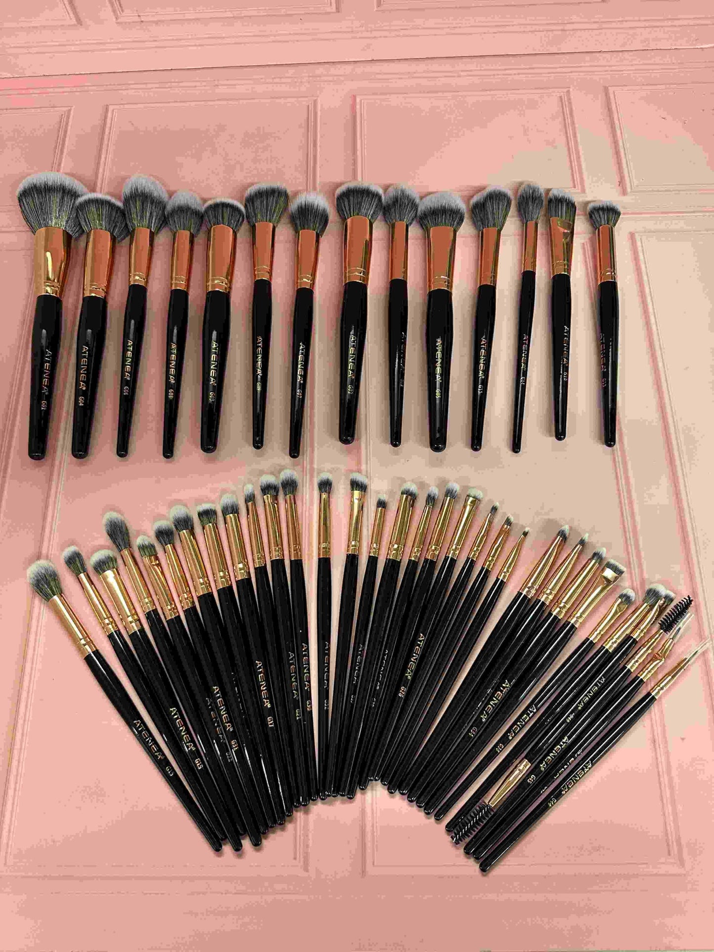 Kit de brochas Flawless x 46 Atenea