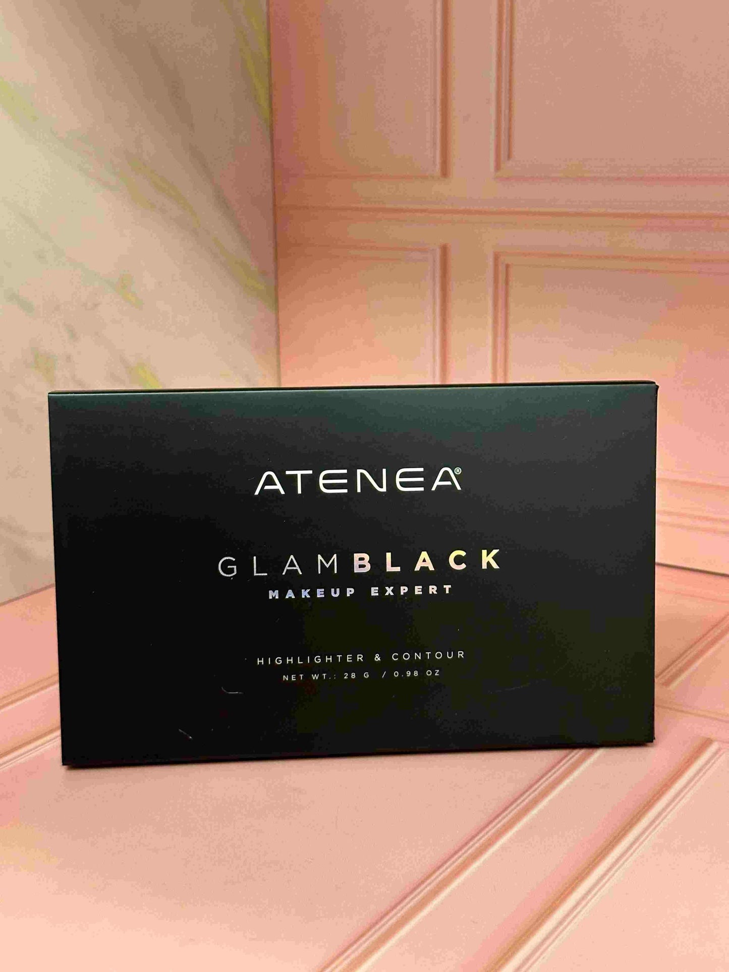Paleta de iluminadores y contornos Glam Black Atenea