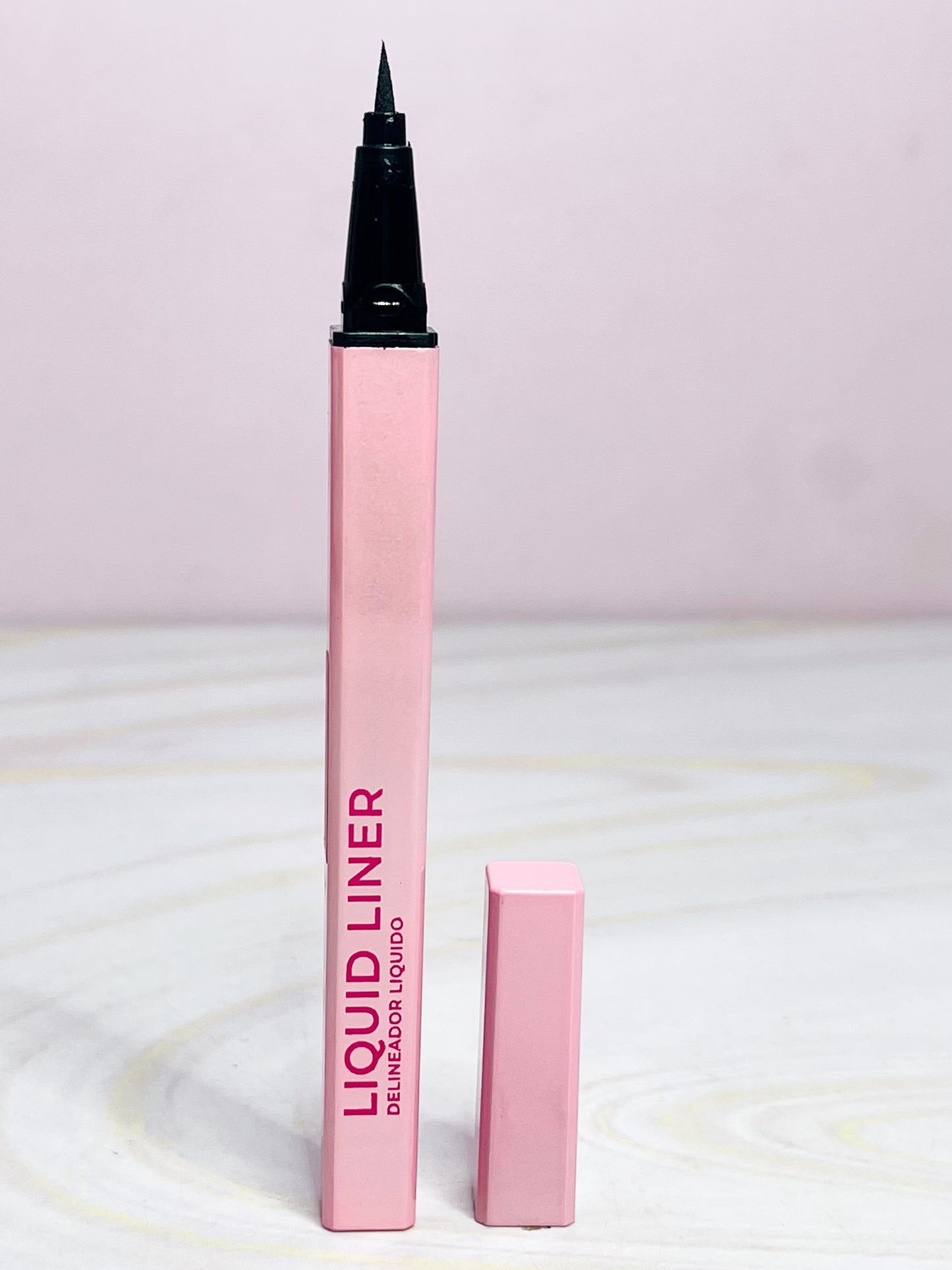 Delineador liquido en plumón negro MYK