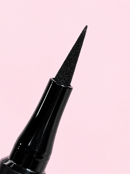 Delineador para ojos en plumón NEGRO Girly