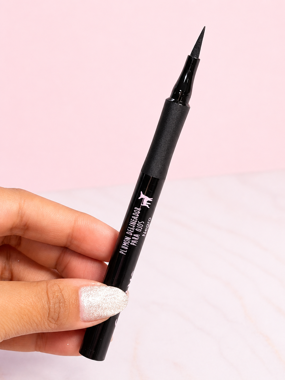 Delineador para ojos en plumón NEGRO Girly