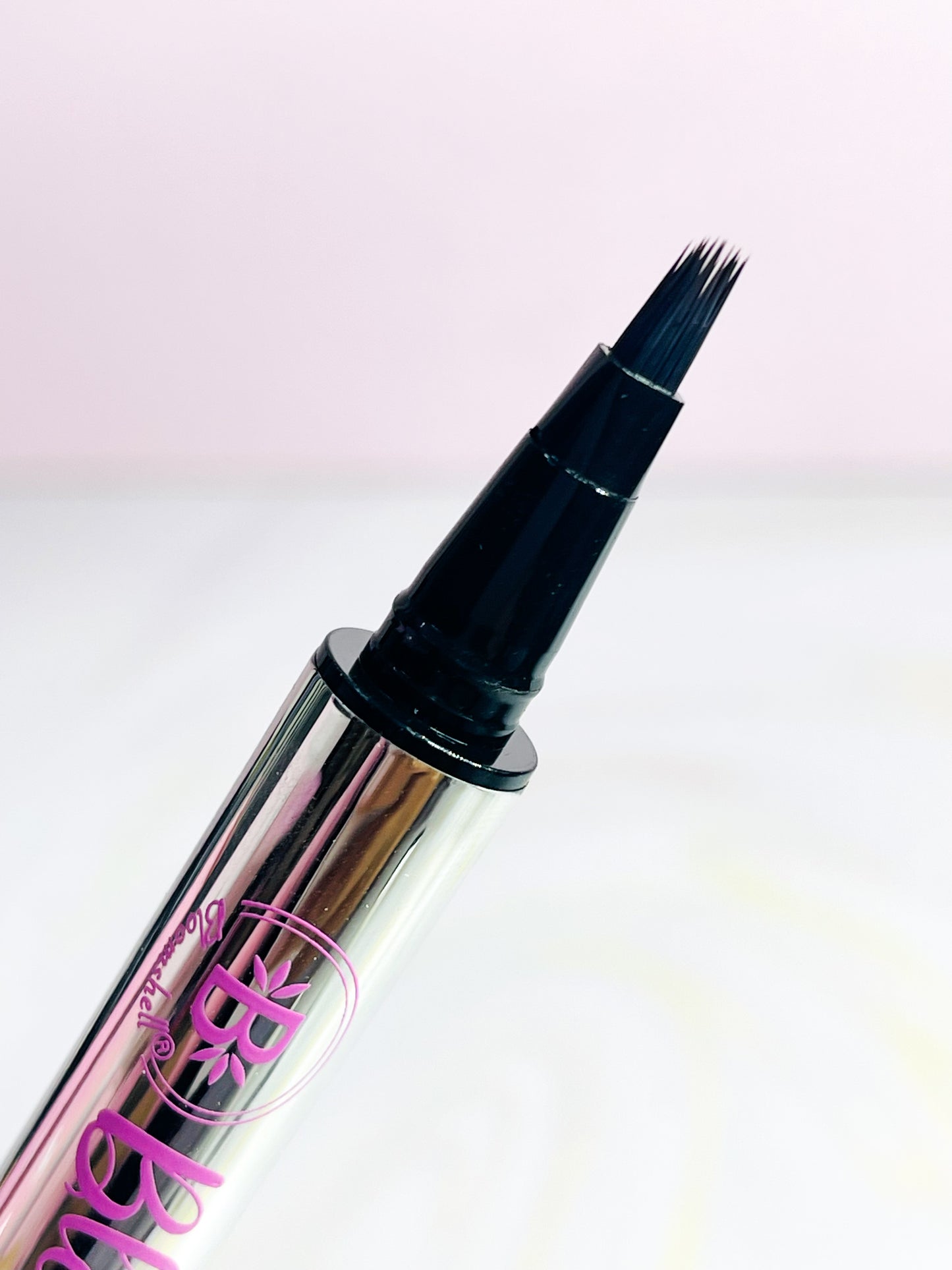 Lápiz de cejas Bloom Browtiful Bloomshell