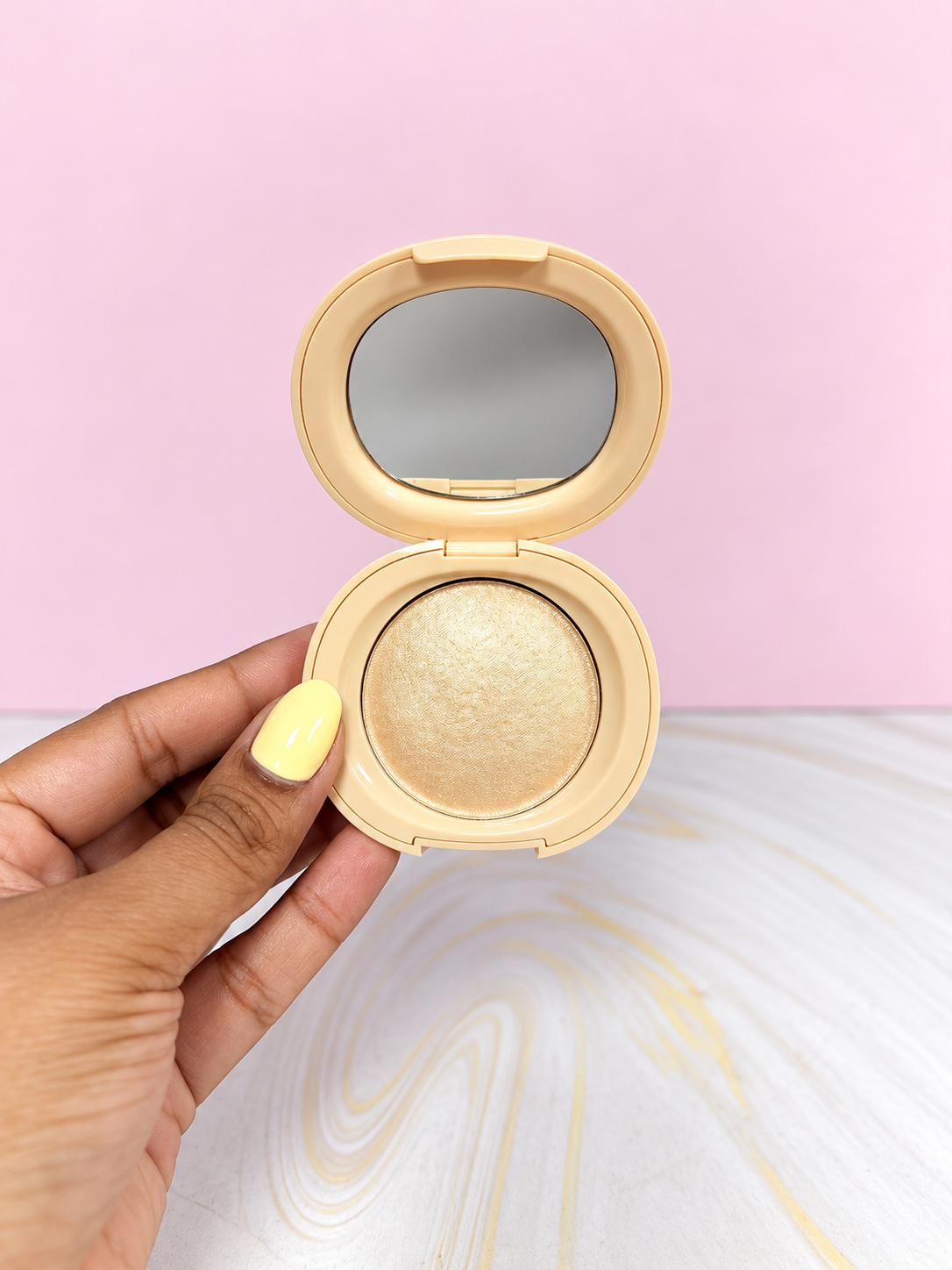 Iluminador Tapa beige Ref 734 Sagui