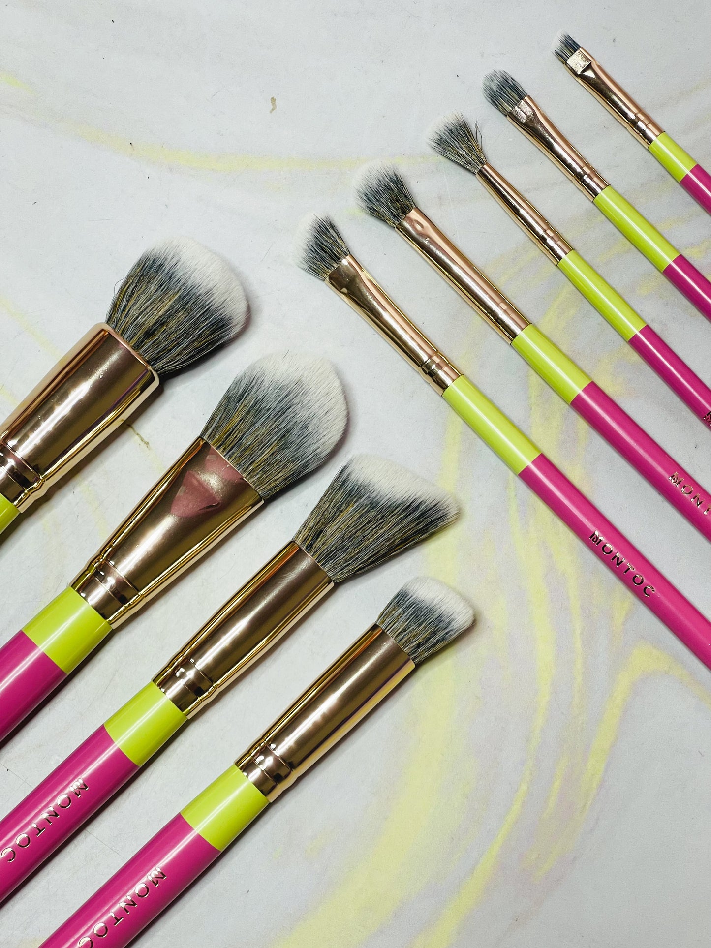 Kit de brochas Fluffy Montoc