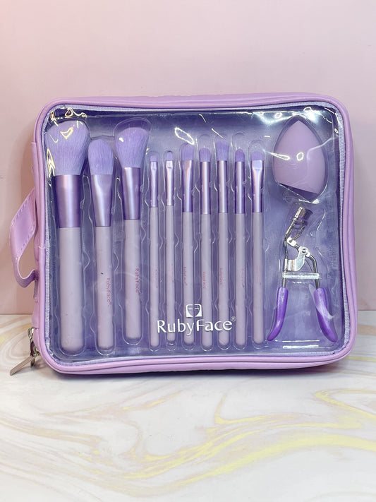 Kit de brochas, encrespador y esponja Ruby Face