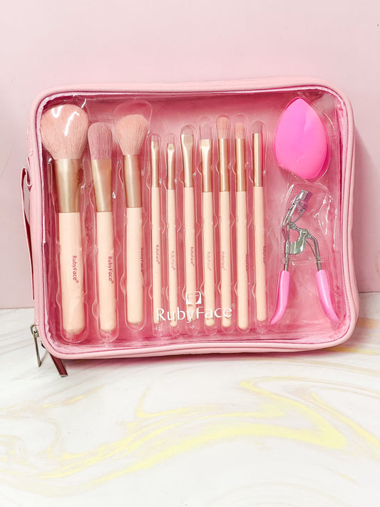 Kit de brochas, encrespador y esponja Ruby Face