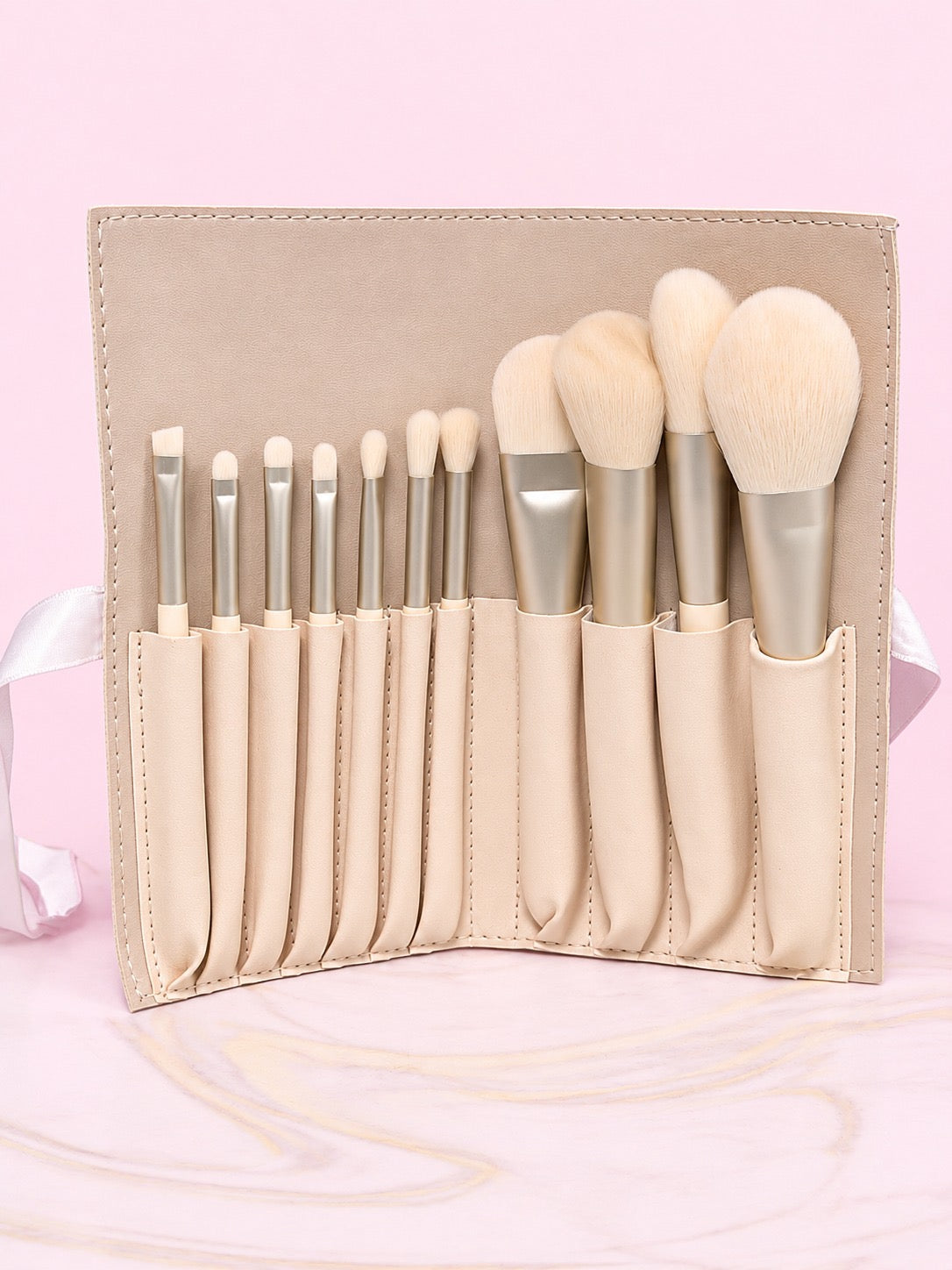Estuche x 11 Brochas Rosadas + Cosmetiquera REF OH-26-096(P8-24-01)
